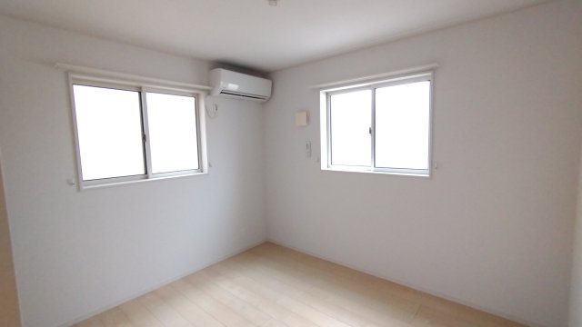 洋室5.2帖　全居室収納付きで、お部屋がすっきり片付きます
