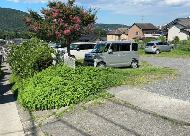 家を建てる前提で土地を探している場合、地盤の丈夫さは譲れない条件の一つです。地盤が脆弱だと追加工事が必要となります。また、過去に地盤沈下や液状化現象を起こした土地は、できるだけ避けた方がいいでしょう。
