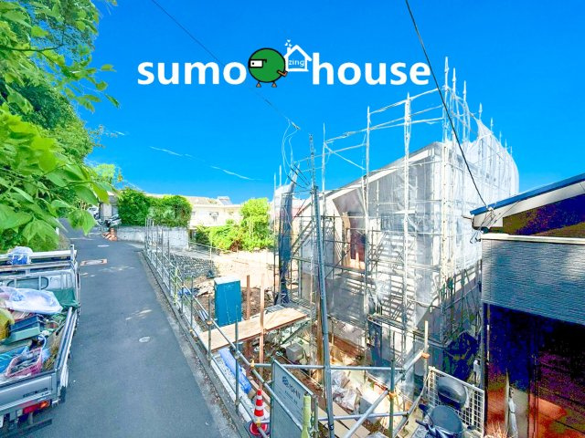 前面道路含む現地写真です