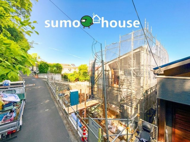前面道路含む現地写真です