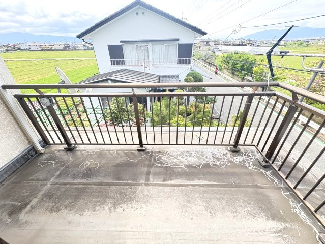 陽当たり良好なバルコニーです