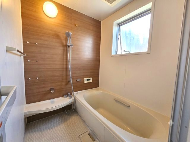 お風呂はユニットバスになっており、使い勝手が良いです。