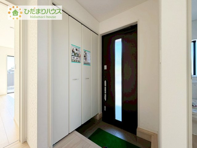 スニーカーマニアも納得の天井まであるシューズボックス!(^^)!