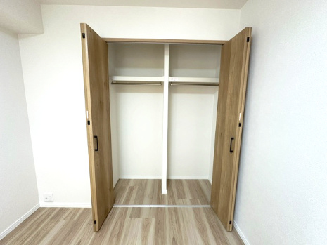 5帖の洋室！随所に収納が備わり、居室空間をより広く隅々までお使いいただけます。
