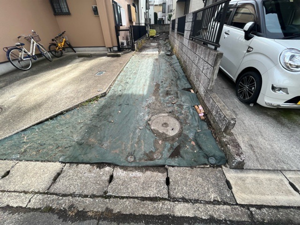 【相模原市中央区上溝の中古戸建ての駐車場】