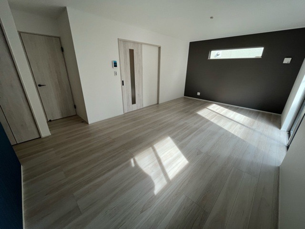 【相模原市中央区上溝の中古戸建てのリビングダイニング】