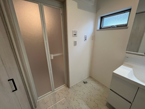 【相模原市中央区上溝の中古戸建てのランドリースペース】