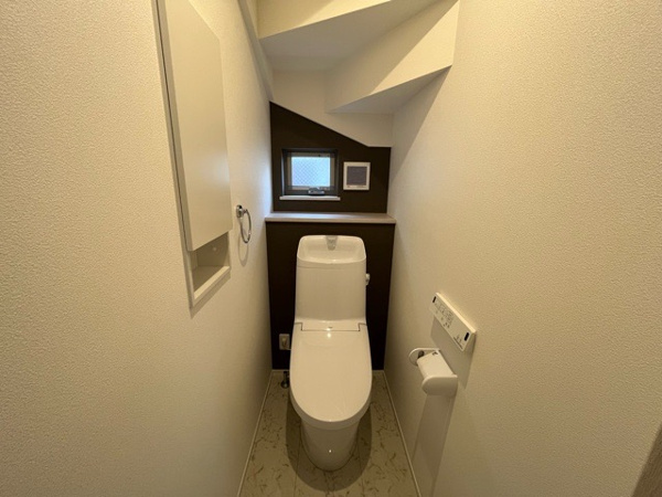 【相模原市中央区上溝の中古戸建てのトイレ】