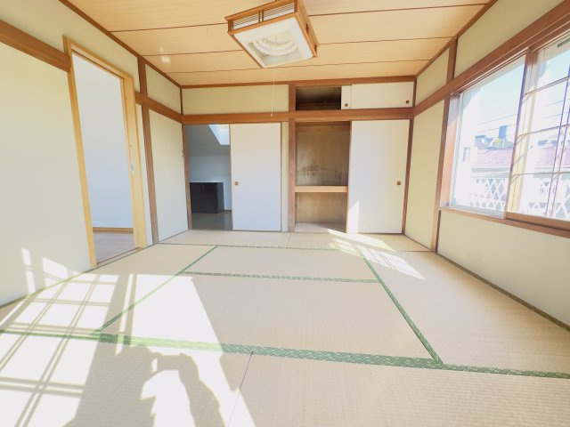 2階和室収納充実
