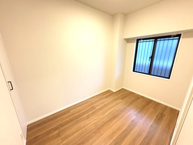3.9帖洋室収納有、エアコン先行配管済