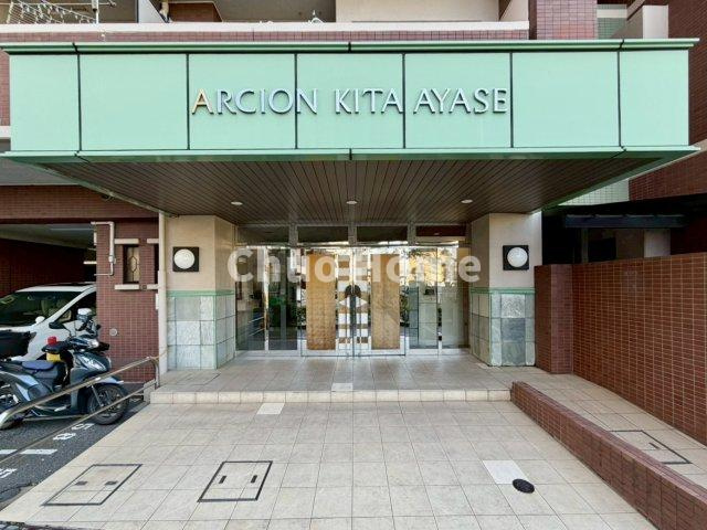 【エントランス】マンションのエントランスは、その物件の印象を決める、顔とも言える場所です。毎日通る場所ですからきれいなのが一番です。