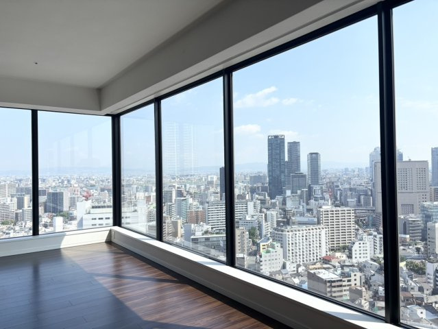 【リビングダイニング】都市ならではの景色をリビングからお楽しみいただけます◎