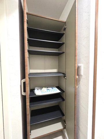 トールサイズのシューズボックスでたっぷり収納できます
