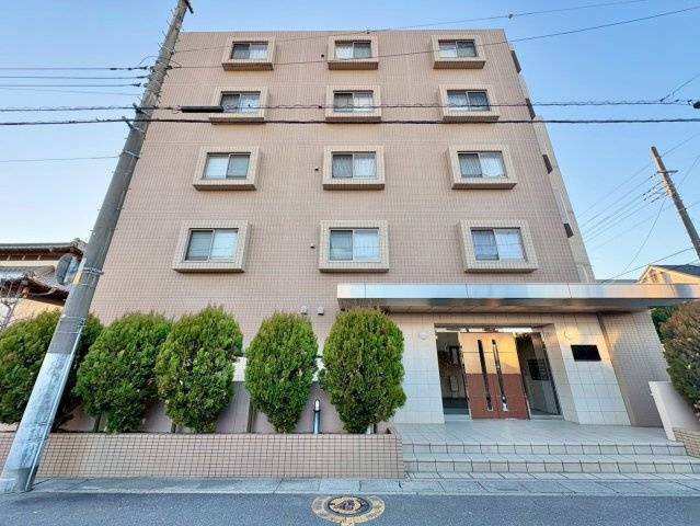 apartment 埼玉県越谷市蒲生本町1番52号