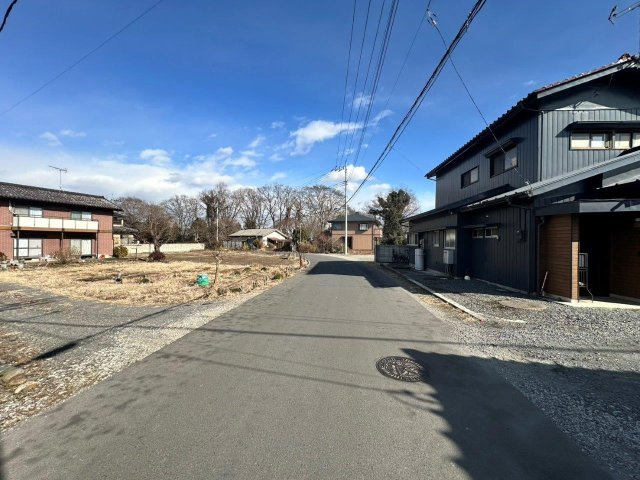 前面道路含む現地写真です