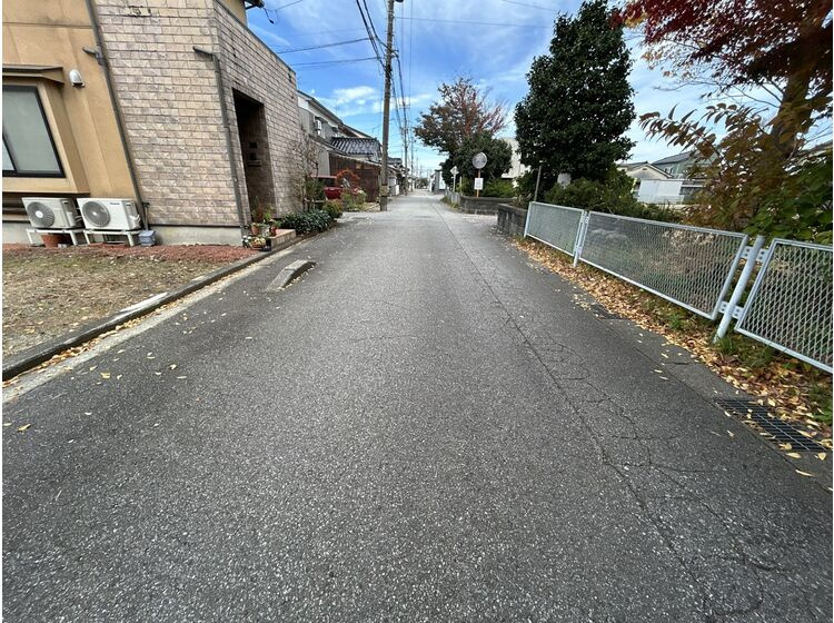 前面道路（東側）