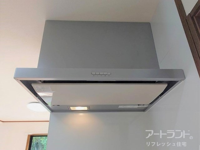 お手入れしやすく、見た目もすっきりとしたレンジフード。