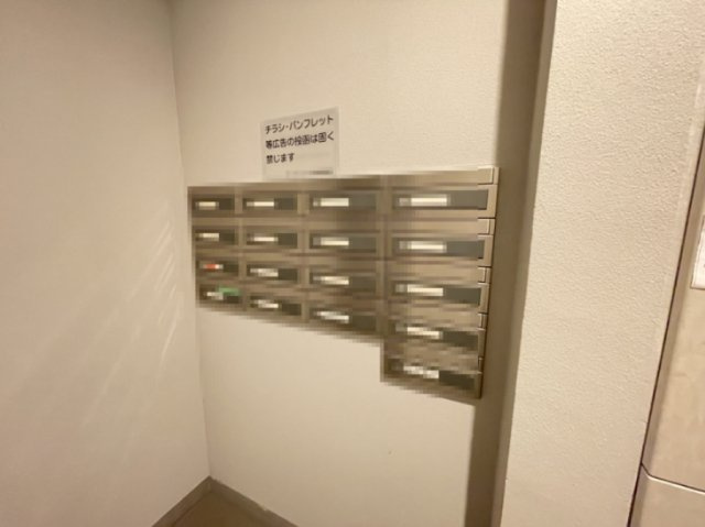 ダイヤル付きのポストでセキュリティ面も安心です。　