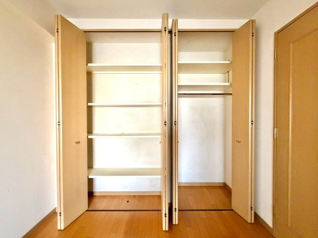 【各居室収納付き】　本邸宅には、各居室に収納が付いております。実際の奥行等は現地をご確認くださいませ！空室につき本日これから見学可能です！