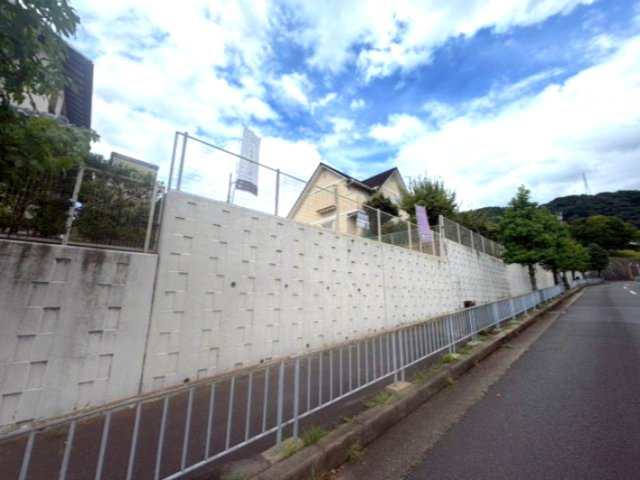 南側は高台になっているので日当たり良好です！