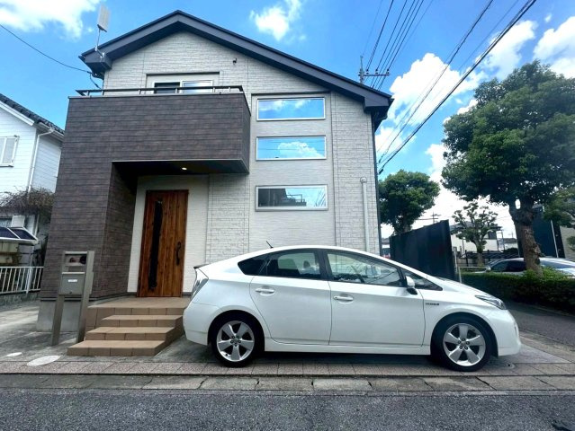 南西角地で陽当り良好！水回りの集中した家事ラク動線！リビングには開放感ある上部吹抜け！全居室収納付き・WIC・パントリー・玄関収納・豊富な収納スペース！千間台小学校まで徒歩約5分(350ｍ)です！
