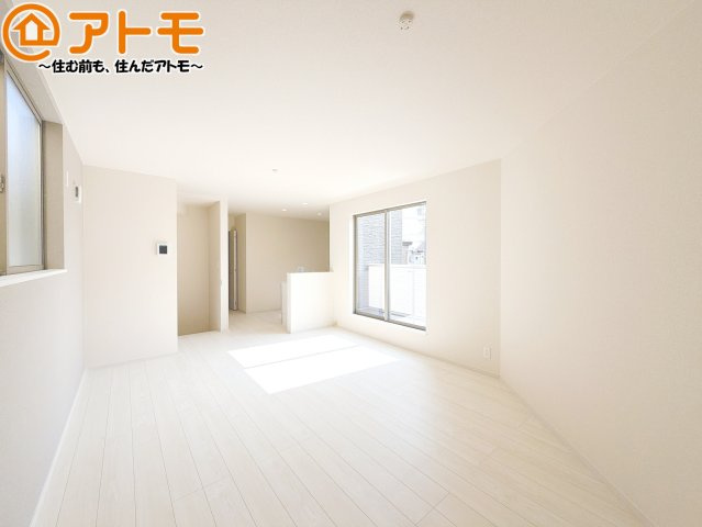家族団らんのイメージは、リビングを思い浮かべませんか？リビングこそ広々としたお部屋が良いですね♪