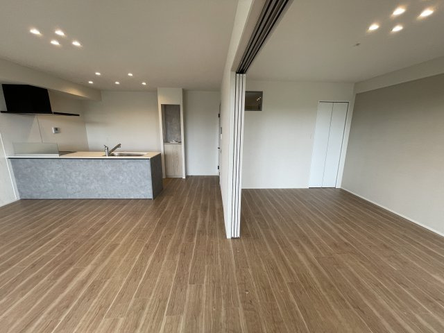 可動式の間仕切りで、お部屋として区切っても使えます。