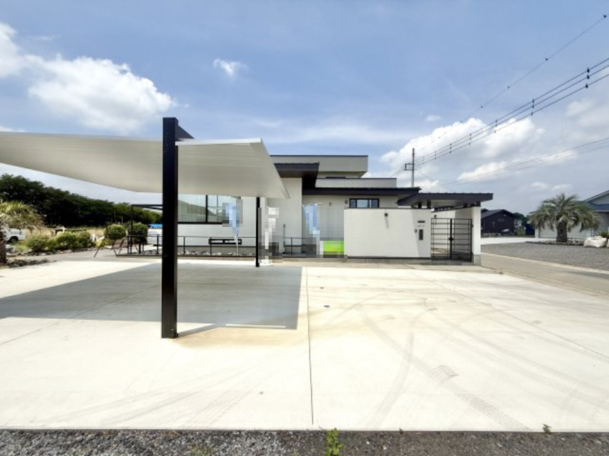 ■外観｜シンプルでいつまでも飽きのこないデザインが特徴の「ナチュラル」スタイル。時を経ても周囲の環境に調和☆