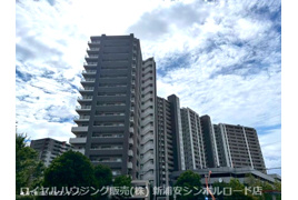 クレストシティタワーズ浦安の外観