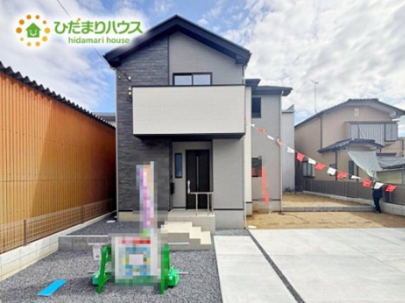 明るい光が差し込む開放感あふれる住まいです。