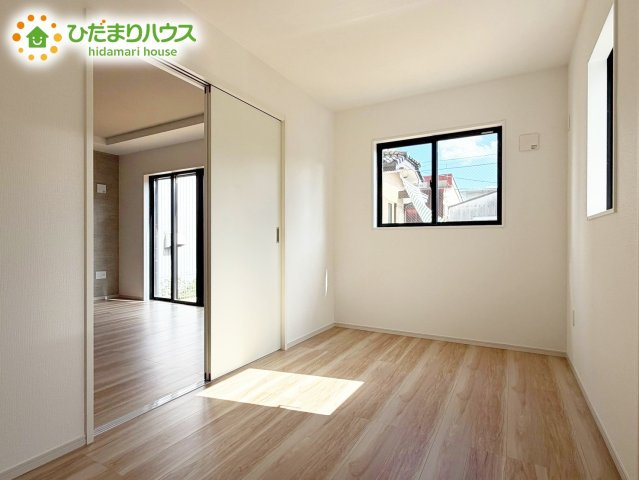 赤ちゃんスペースや客間など、多彩な用途で使用できる洋室☆