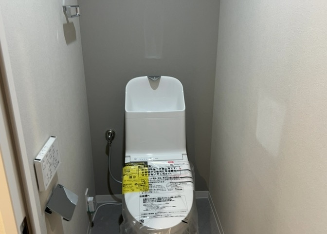 トイレは大きさや形、機能、抗菌性などが異なる多種多彩なタイプが各メーカーから出ています。それぞれに良さがあるため、事前にどういったタイプのトイレがいいのかをご家庭内で決めて、内見に行くといいでしょう。