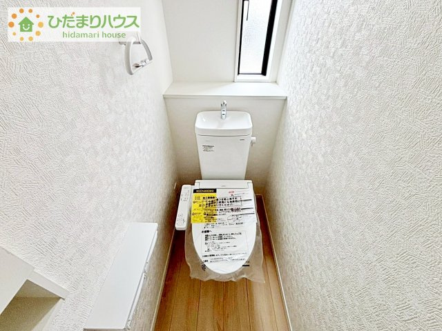 1・2階にトイレあり。階段を降りなくてもいいので、高齢者の方も優しい☆彡