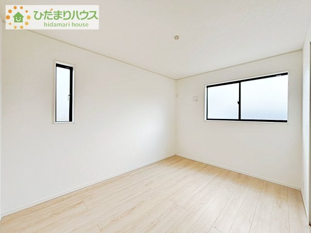 机にベットを置けば子供部屋の完成です！