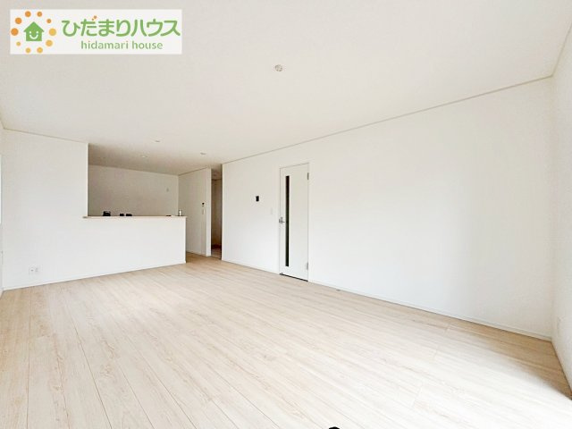 早くお仕事終わらせて、家に帰りたくなるようなリビングです(^^♪