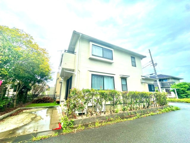 「吉川」駅徒バス13分にある物件です。2023年にリフォームされており室内とてもきれいです！周辺環境も充実しています。是非現地ご覧ください♪