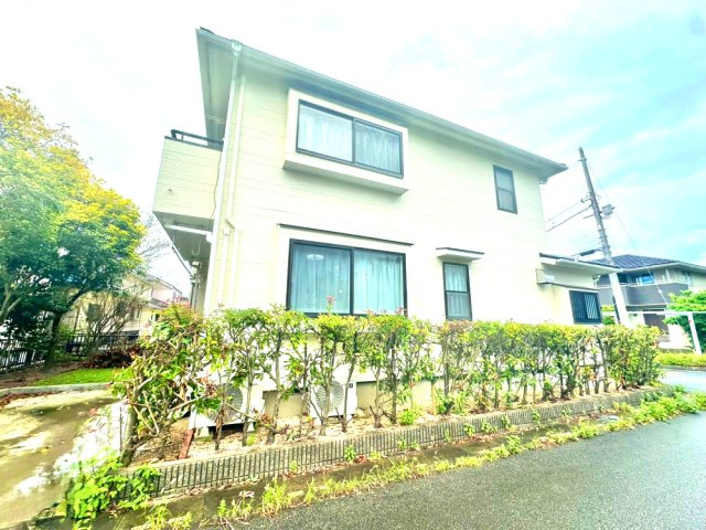 「吉川」駅徒バス13分にある物件です。2023年にリフォームされており室内とてもきれいです！周辺環境も充実しています。是非現地ご覧ください♪