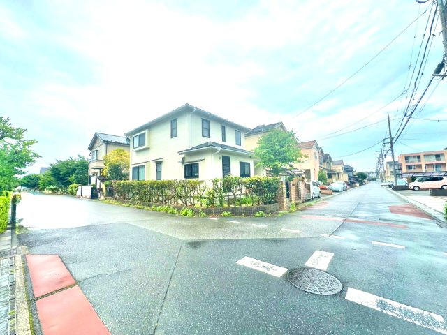 「吉川」駅徒バス13分にある物件です。2023年にリフォームされており室内とてもきれいです！周辺環境も充実しています。是非現地ご覧ください♪