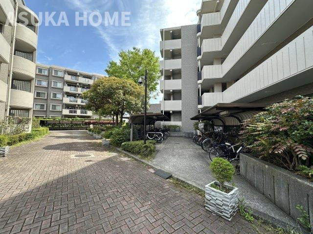 大規模修繕工事2025年11月完了また計画的に実施、維持管理が行われています。　