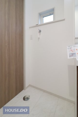 【ランドリースペース】現地完成写真。家事動線など使い勝手がよく、お洗濯がしやすいですね。
