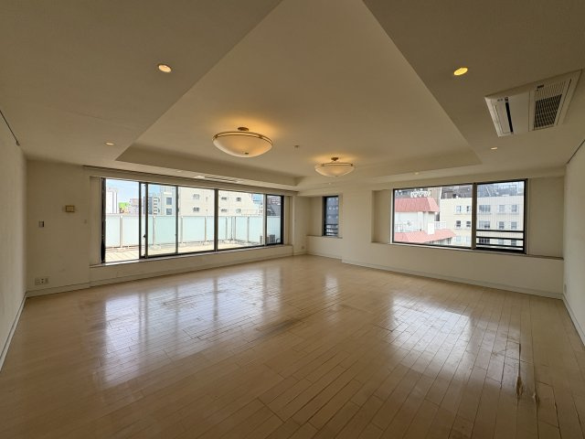 リフォーム前のリビング写真