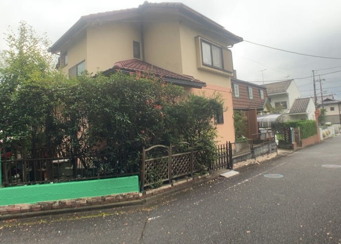 東側道路の場合は居室を南向きに設計しやすいため、朝日が入りやすいというメリットがあります。一方、西側道路も東側同様に居室を南向きに設計しやすいのですが、住宅地だと朝日が入りにくいという弱点があります。