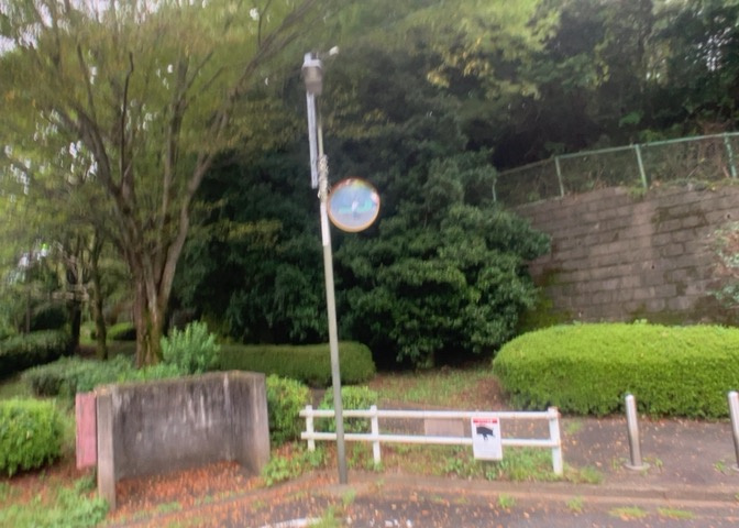 土地の地勢が高台の場合、景色を綺麗にみることができ、景色にこだわってお家探ししている方におすすめです！また平坦地よりも風通しがいいというメリットがあります。デメリットもあるので是非現地でご確認下さい。