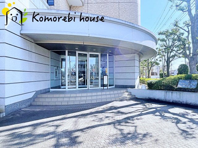 毎日通るエントランスはこのようになっています