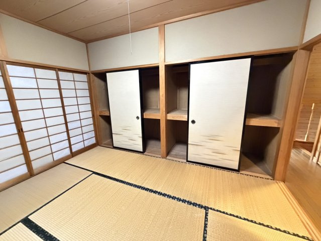 ゆったりとくつろげる和室です