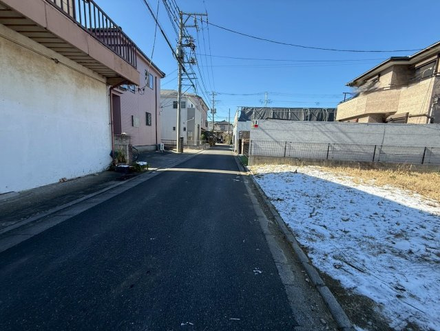 南道路に面し陽当り良好！敷地約43坪・自由設計で夢のマイホームはいかがでしょうか！建築条件なし・お好きなハウスメーカーで建築可能です！松之木小学校まで徒歩約5分(350ｍ)、お子様の通学に安心です！