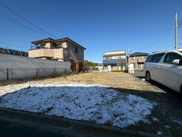 南道路に面し陽当り良好！敷地約43坪・自由設計で夢のマイホームはいかがでしょうか！建築条件なし・お好きなハウスメーカーで建築可能です！松之木小学校まで徒歩約5分(350ｍ)、お子様の通学に安心です！