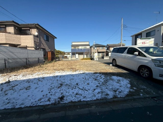 南道路に面し陽当り良好！敷地約43坪・自由設計で夢のマイホームはいかがでしょうか！建築条件なし・お好きなハウスメーカーで建築可能です！松之木小学校まで徒歩約5分(350ｍ)、お子様の通学に安心です！