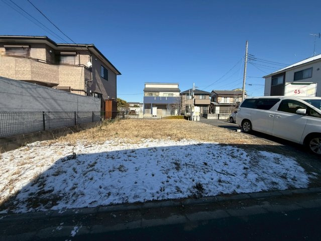 南道路に面し陽当り良好！敷地約43坪・自由設計で夢のマイホームはいかがでしょうか！建築条件なし・お好きなハウスメーカーで建築可能です！松之木小学校まで徒歩約5分(350ｍ)、お子様の通学に安心です！