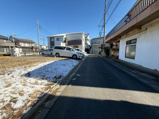 南道路に面し陽当り良好！敷地約43坪・自由設計で夢のマイホームはいかがでしょうか！建築条件なし・お好きなハウスメーカーで建築可能です！松之木小学校まで徒歩約5分(350ｍ)、お子様の通学に安心です！